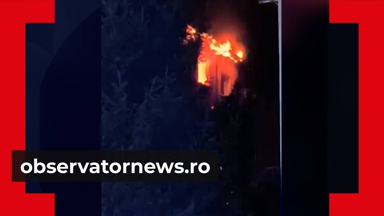 Incendiu într-un bloc din Bacău. O femeie a murit după ce garsoniera i-a fost cuprinsă de flăcări