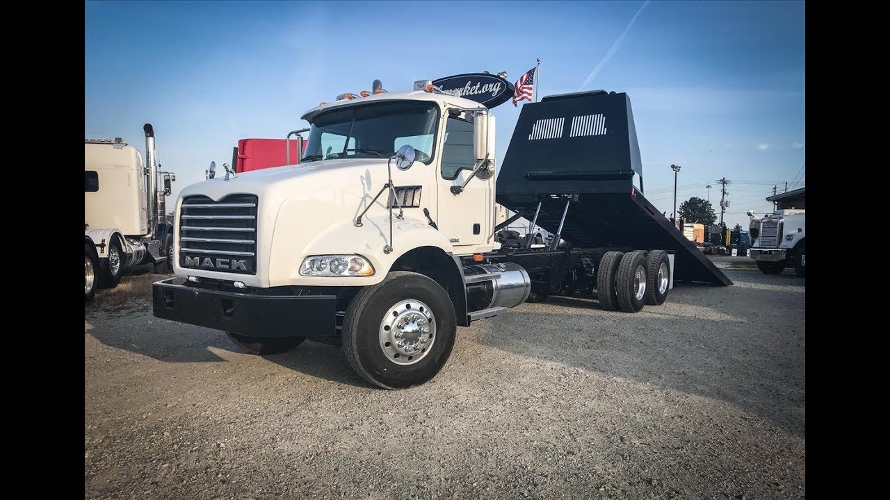 2007 MACK CTP713 Rollback Truck for sale