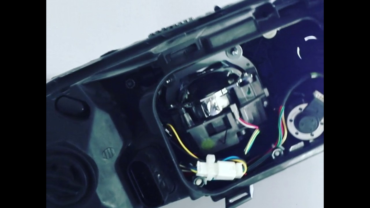 Przer&oacute;bka lamp na Bi-LED w Audi A6 C6