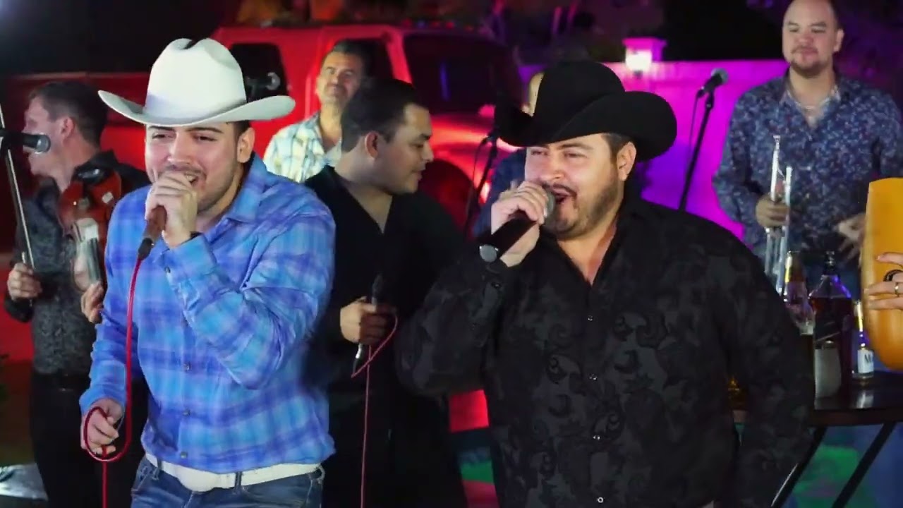Los Mayitos De Sinaloa Ft. Mariachi Sol De Mi Tierra - Popurr&iacute; Selena