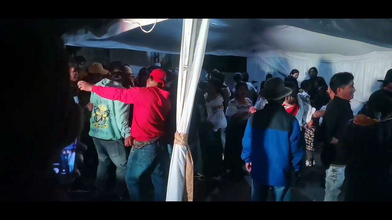 orquesta cuatro bans en cercado familia Chávez lanchimba..