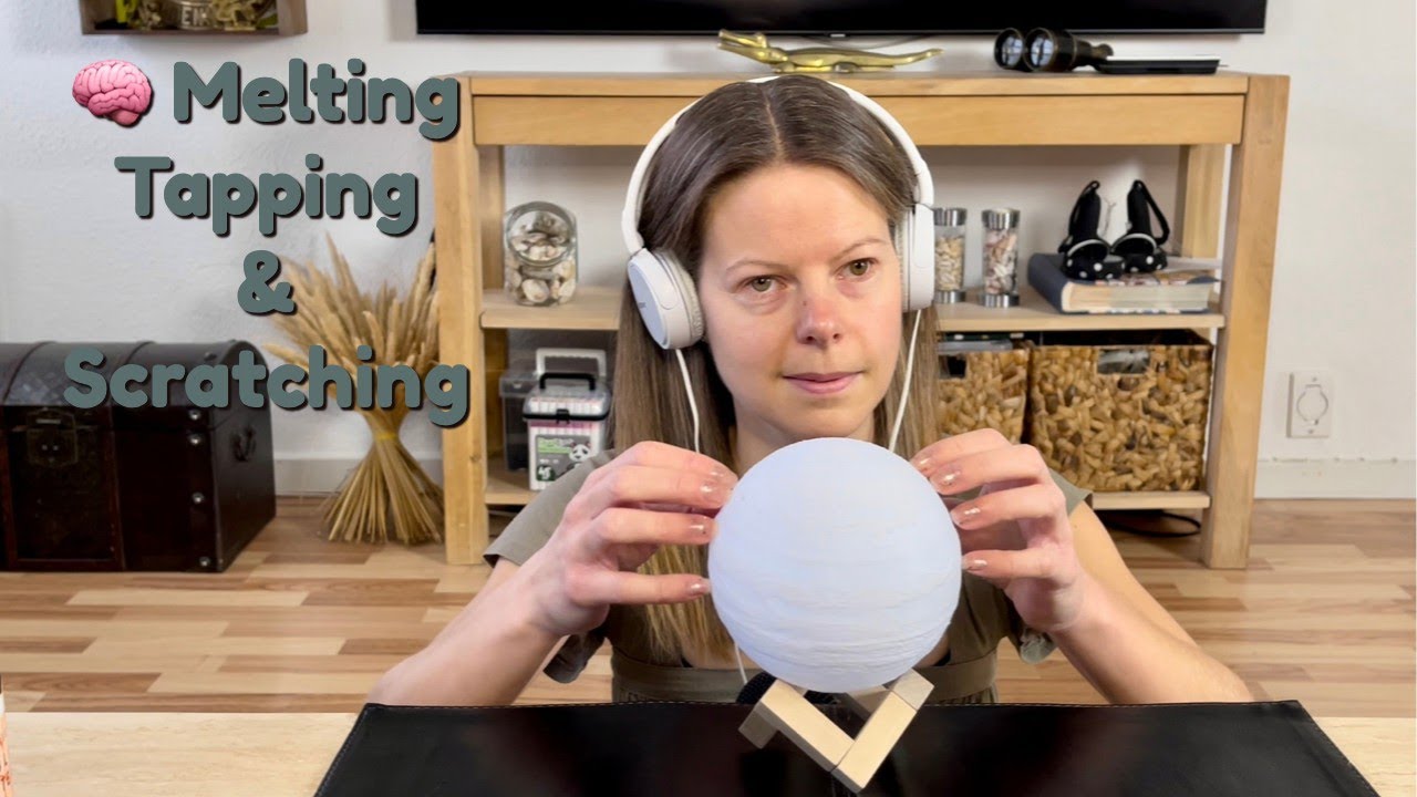 ASMR | TAPPING AND SCRATCHING WITH LONG NAILS I PLASTIC SOUNDS ASMR