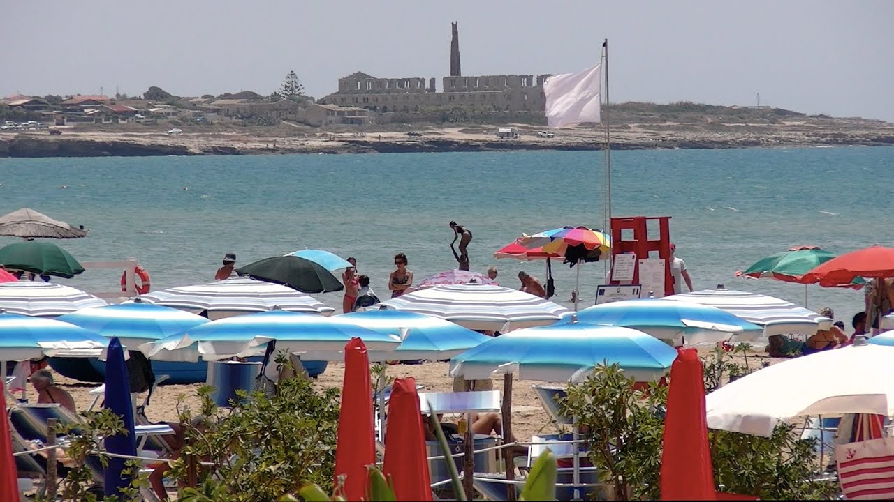 SCICLI-PATAPATA UNA BOA NEL MARE DI SAMPIERI