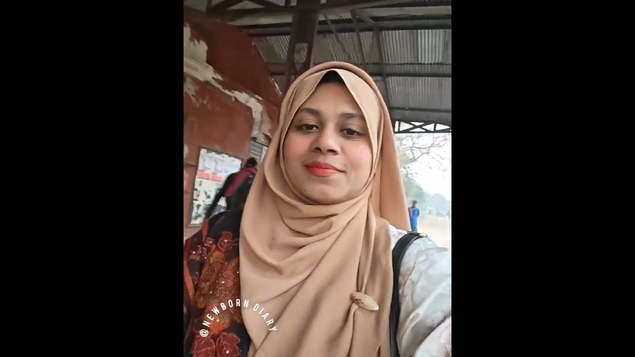 ঘুরতে চলে গেলাম কুষ্টিয়া স্টেশনে + গড়াই নদীর পাড়ে + ফুচকা + চিকেন চাপও খেয়ে আসলাম।