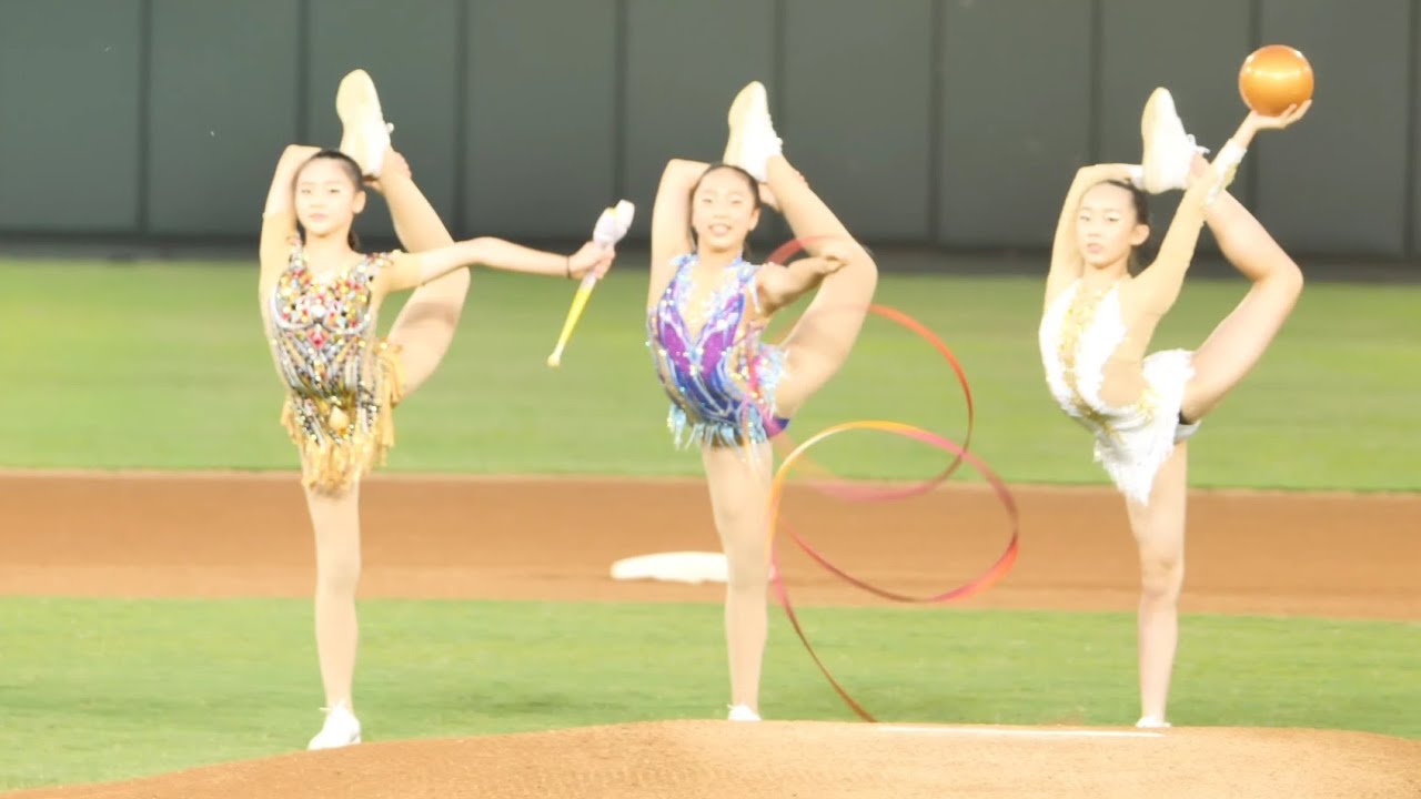 Rakuten Monkeys 樂天桃猿 龍潭日 龍潭國中韻律體操隊 呂沅洛同學 “彩帶” 賴依彤同學 “棍棒” 孫庚心同學 “球”  開場演出