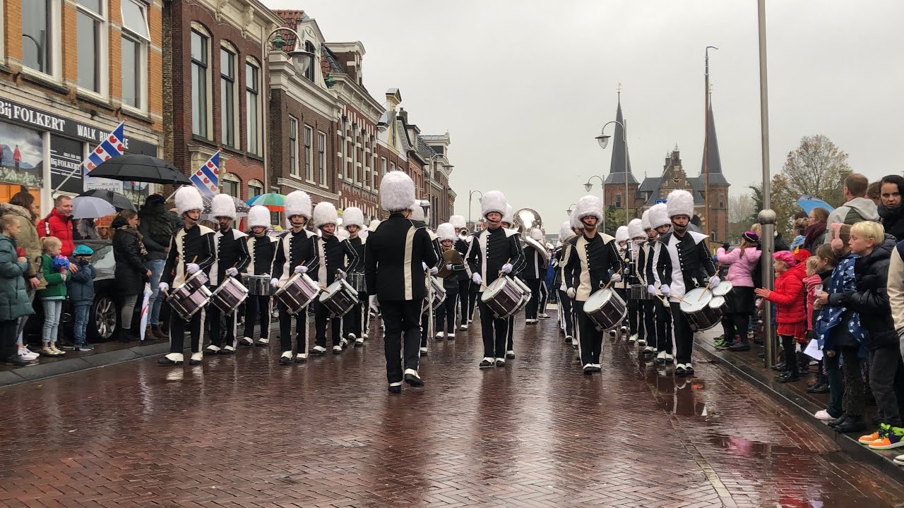 Advendo Sneek rondgang in het centrum tijdens sinterklaasintocht Sneek 2023