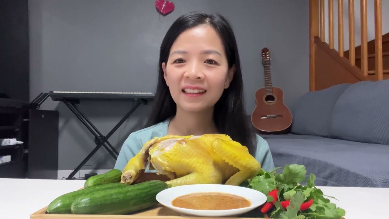 Chúc Mừng Năm Mới Ăn GÀ LUỘC Chấm Muối Tiêu Chanh