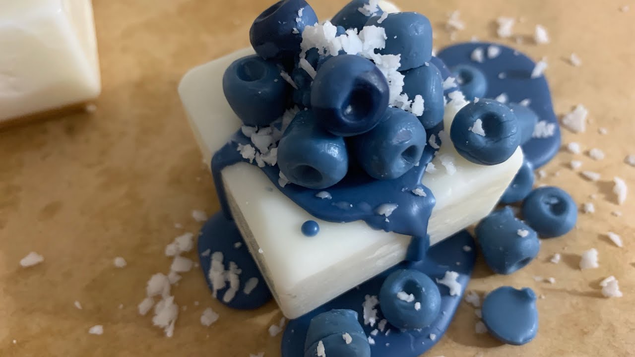 Blueberry cheesecake wax melts #diycandles I&rsquo;m in the zone feeling really good y&rsquo;all! What up doe!