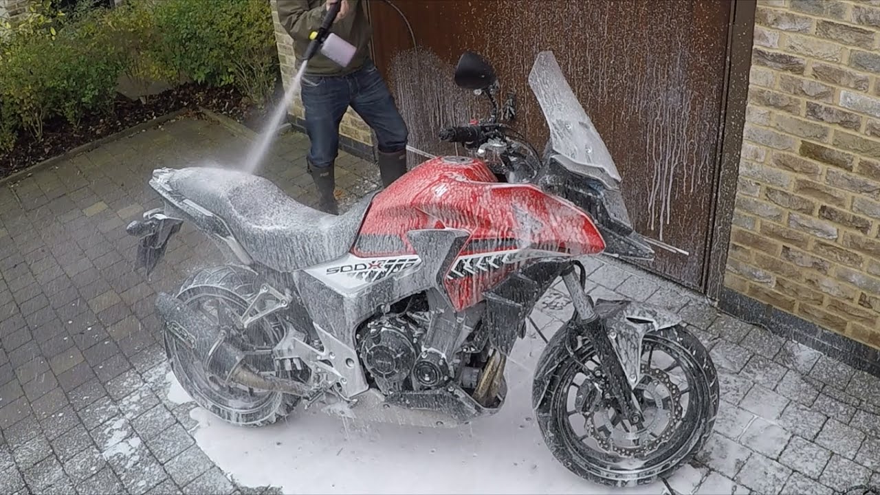 HONDA CB500X 2016 года выпуска. Как хорошо помыть машину? Что я использую и как это делаю.