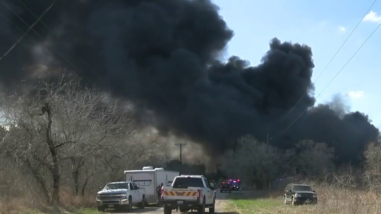 Firefighters battle massive fire in Atascosa County