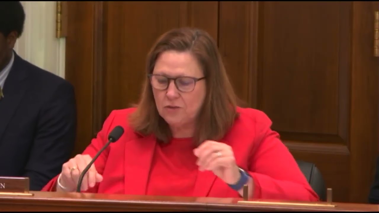 Congresswoman Julie Johnson's Amendment to Require Full Divestment