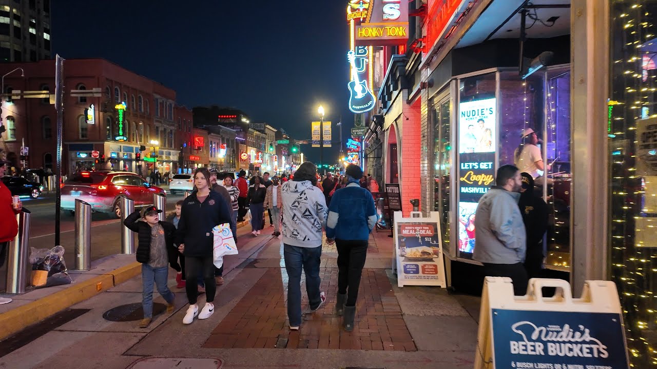 4K Sunset Walk in Nashville | The Gulch → Union Station → Broadway → State Capitol