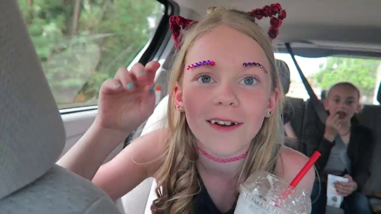 HAILEY'S NEW EYEBROW TREND | AMERICAN DOLL EVENT | WALKING THE NEW BOARDWALK