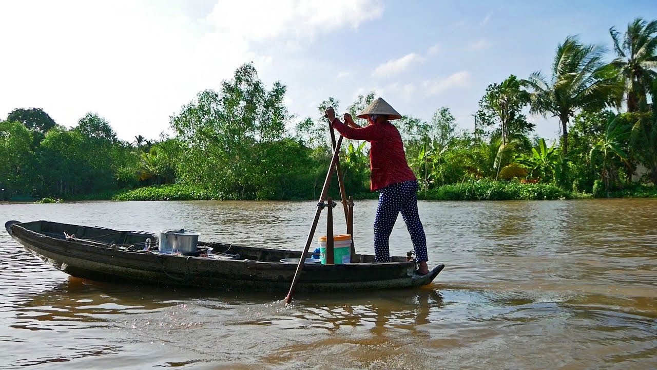 FLOATING MARKET IN MEKONG DELTA