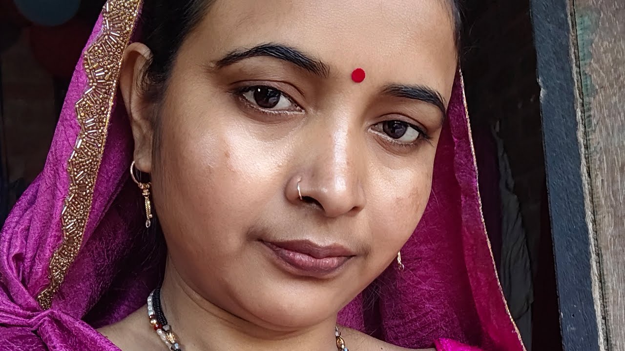 Poonam Katiyar is live good evening Radhe Radhe