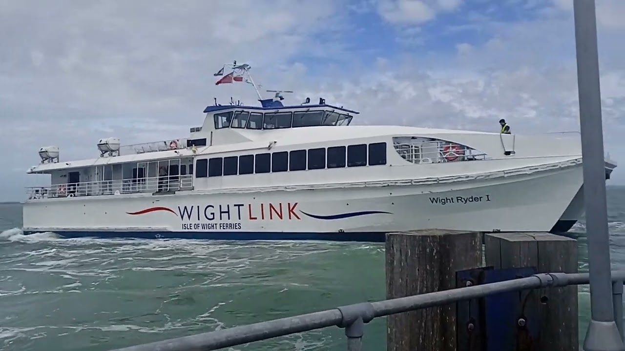 Wightlink white Ryder 1 leaving Ryde pier head