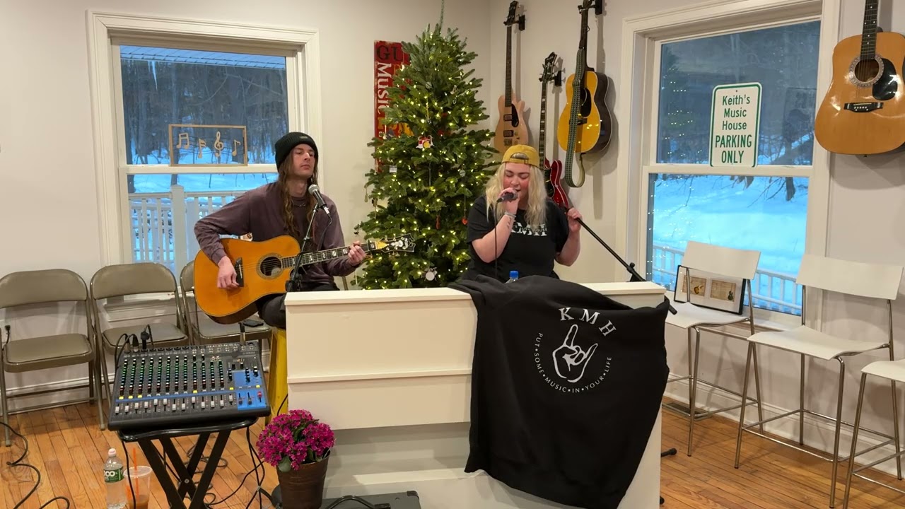 Original song ‘Clouds’ by Laura Murray and Julian Wagner — Tiny Desk Audition 2026 