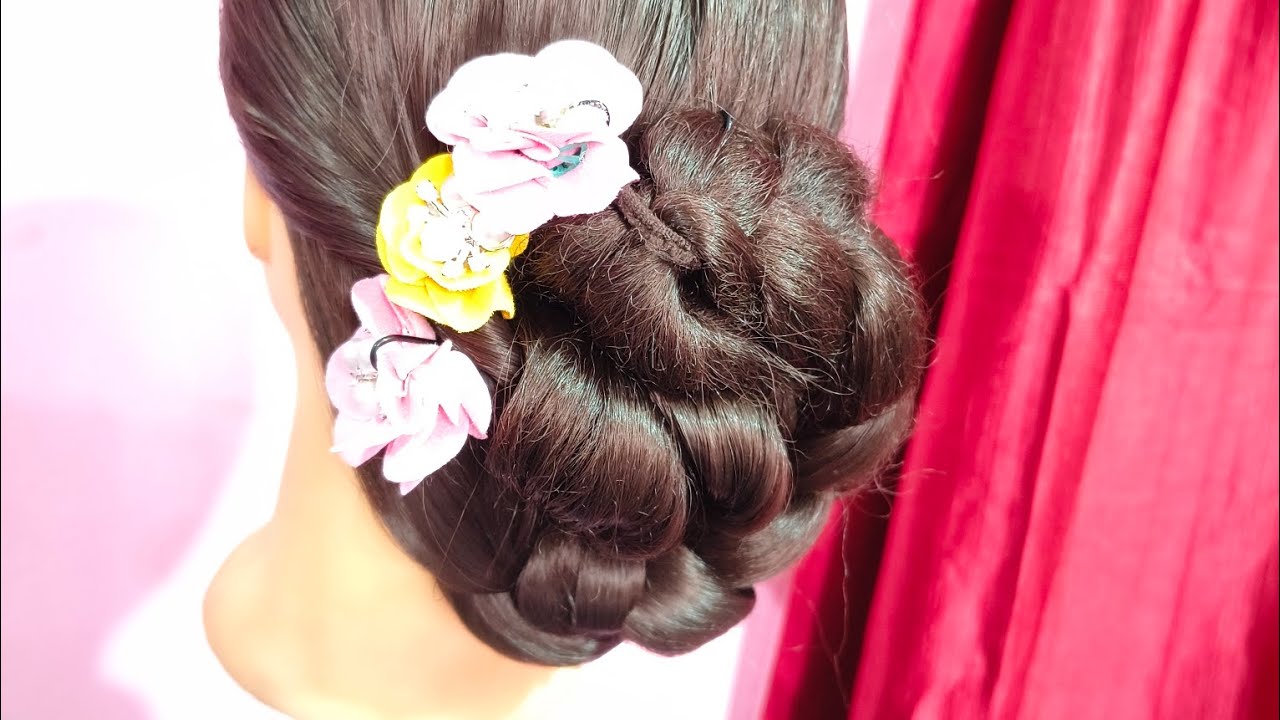 Beautiful hairstyle for saree...