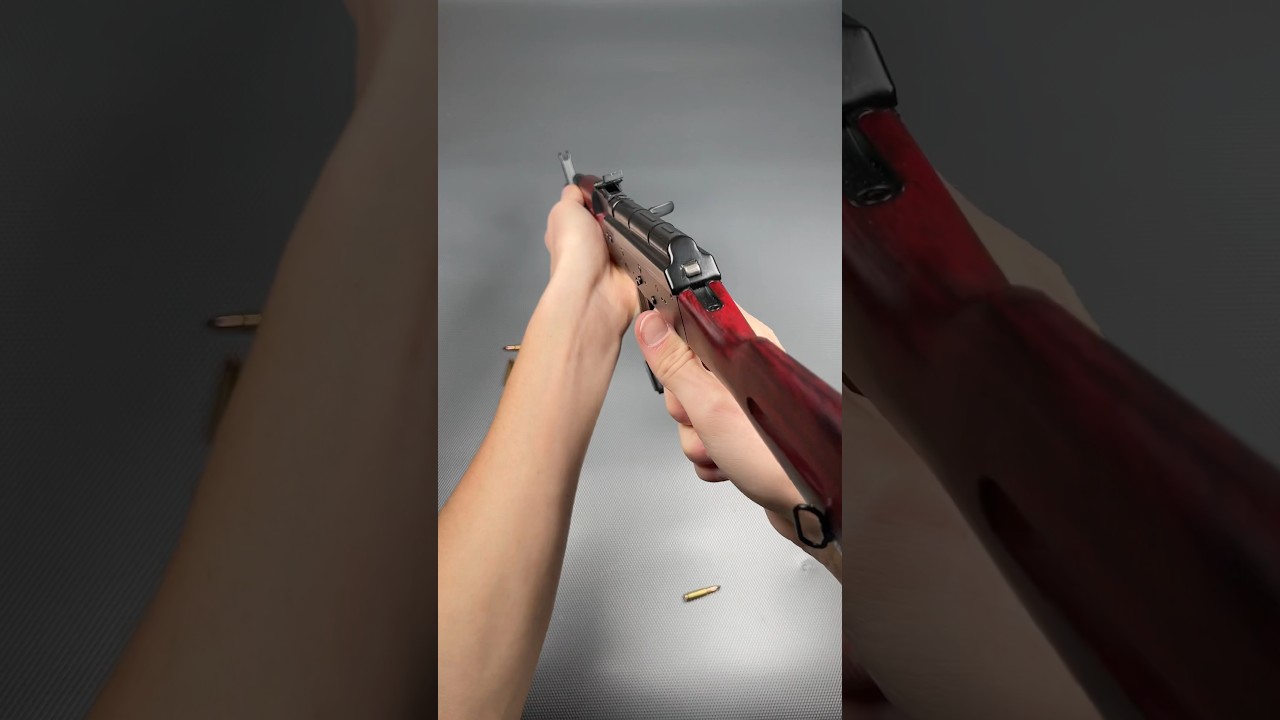 1:2 size AK-47 model!