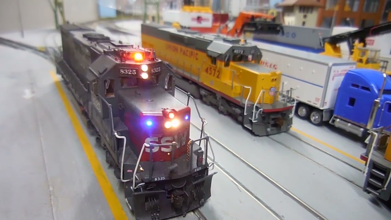 Berkeley October Swap Meet Continued. Running The SD40t-2 and My SD40t-2 Collection So Far.