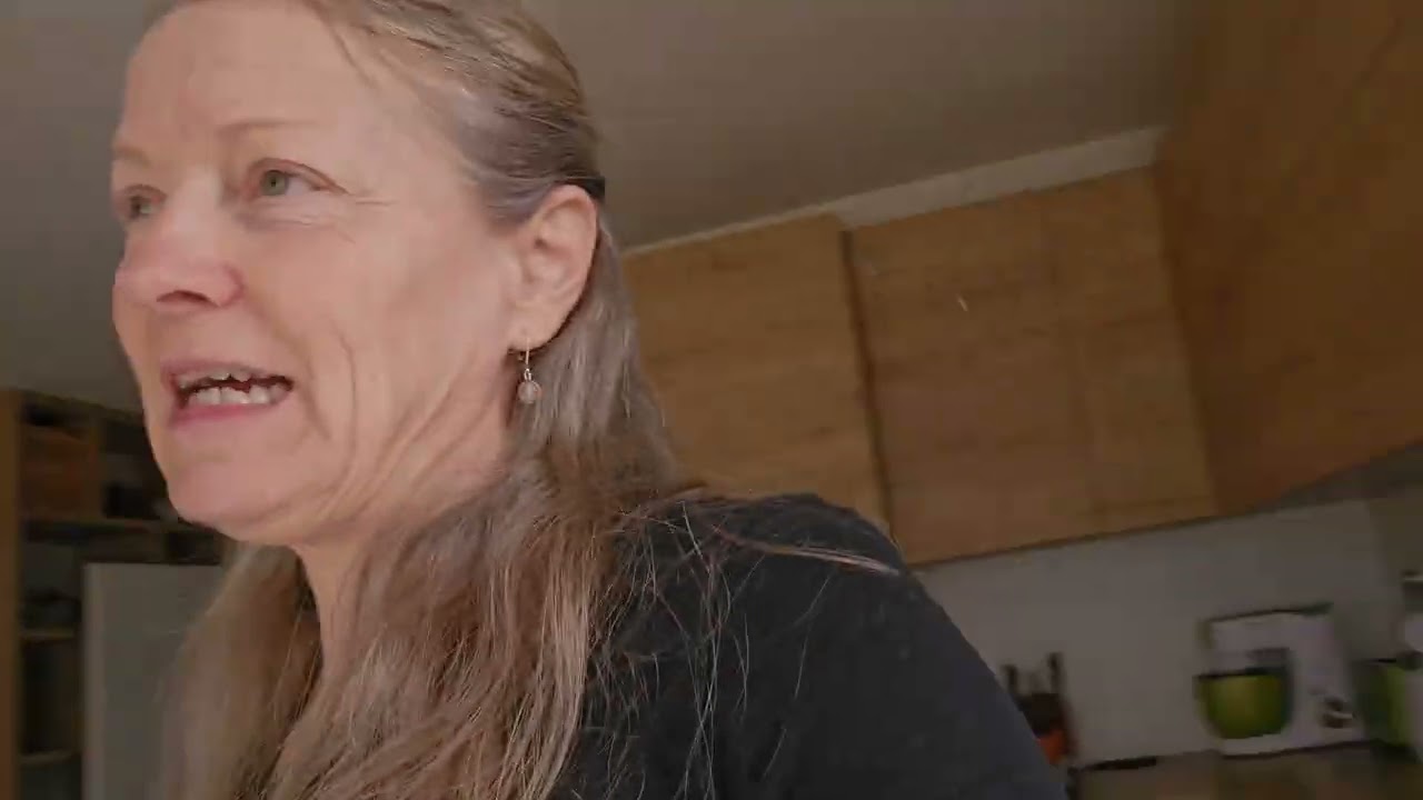 Domáce dukátové buchtičky  a pizza tyčinky s cesnakovým dresingom...mňam 😋😋😋