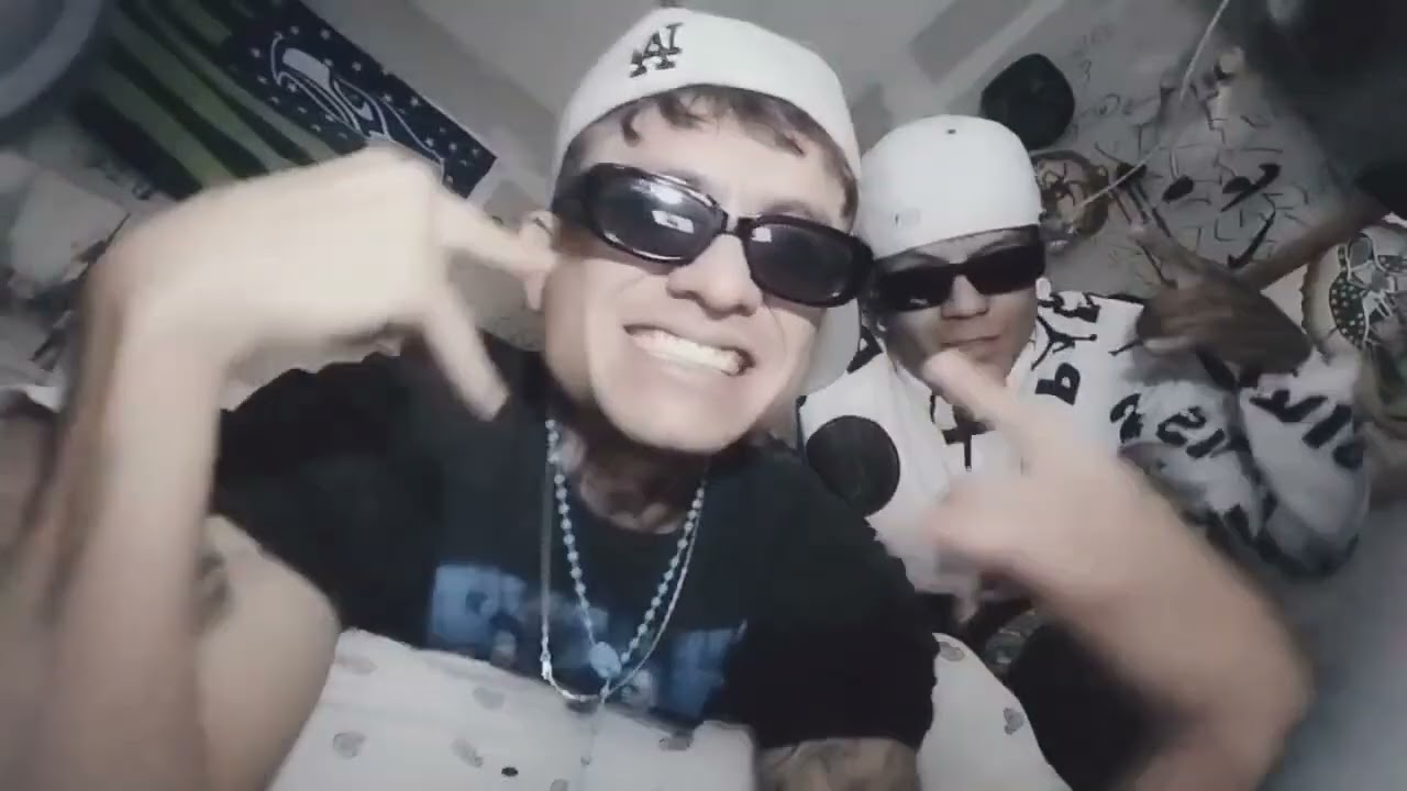 Fumando De Lo Bueno.🍯 @ROCHADOCE- FT @Miguel Rodriguez Pa (LOS LOKITOS DE LA PRIVA)