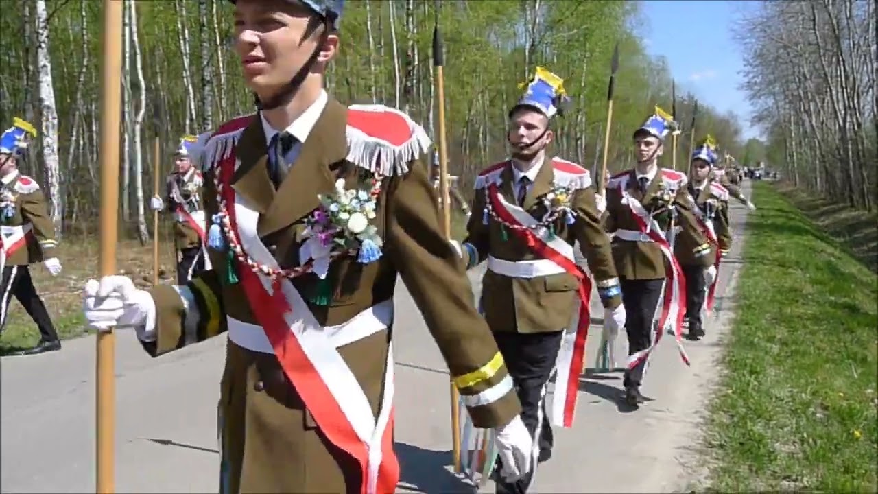 Biedaczów. Parada Straży Wielkanocnych 