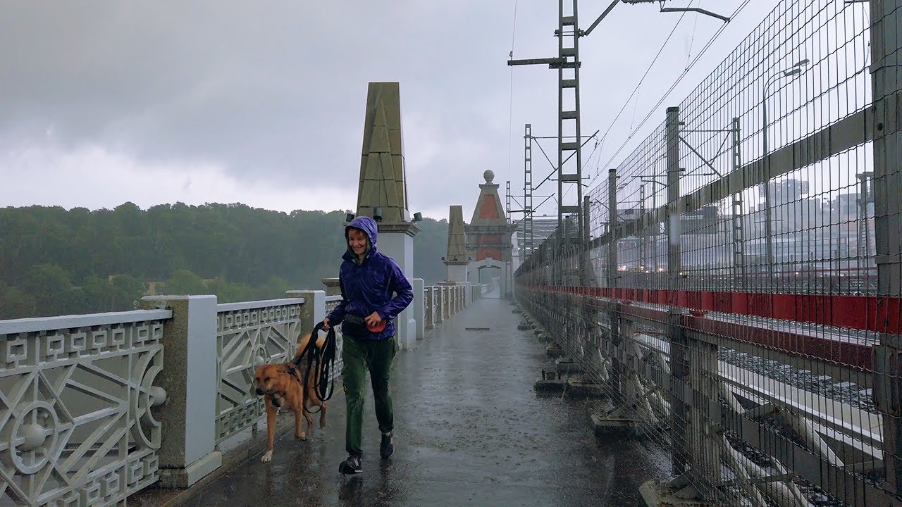 Москва. Прогулка под дождём. Бинауральная запись. Звуки города, дождя, поезд | ASMR