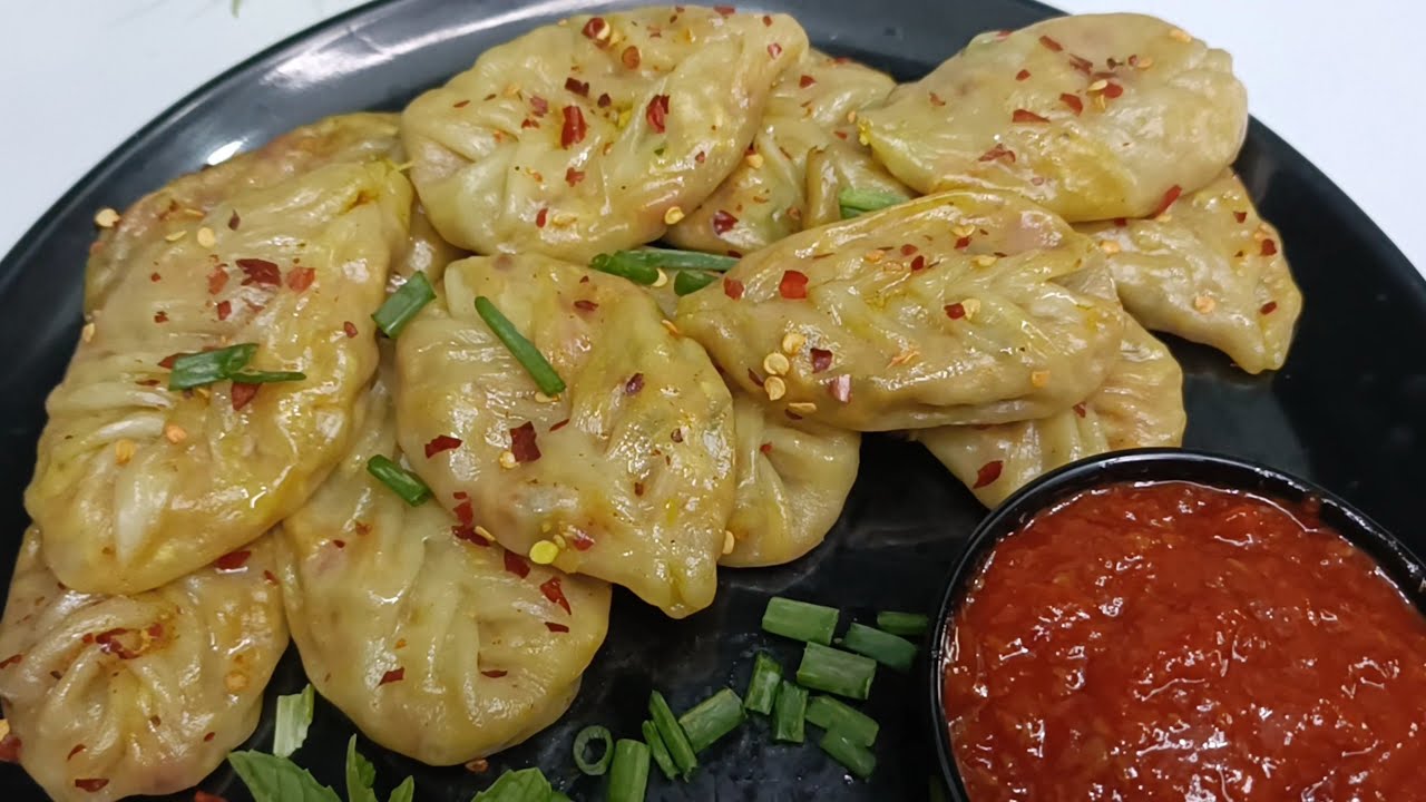 Chilli Cheese Momos Recipe | Spicy & Cheesy Steamed Momos |cheesy Dumplings|