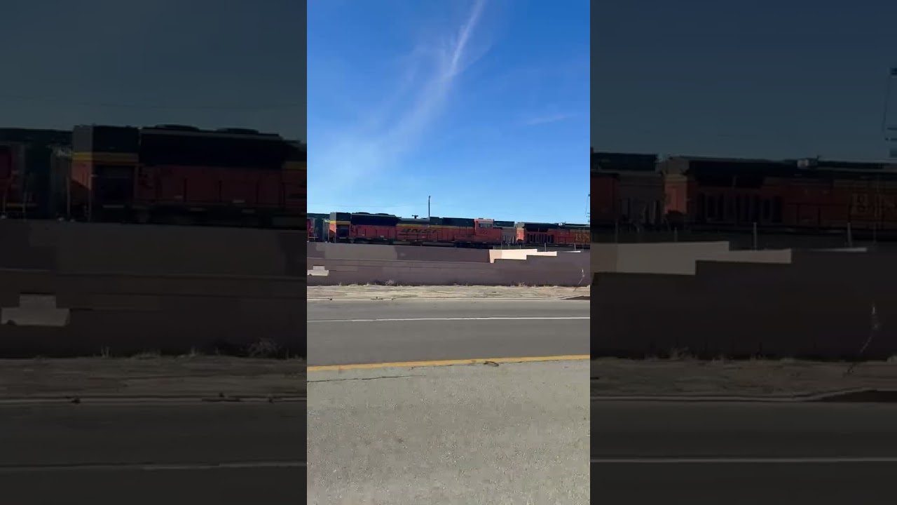 small pasting video of a BNSF in Mojave with a CN end #train #canadiannational #BNSF #mojavedesert