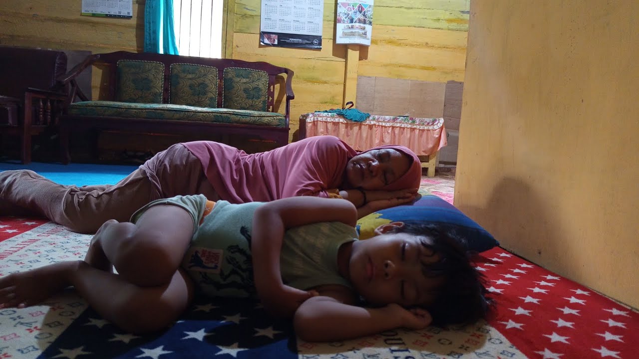 Sampai di rumah NENEEEEKK nya suami