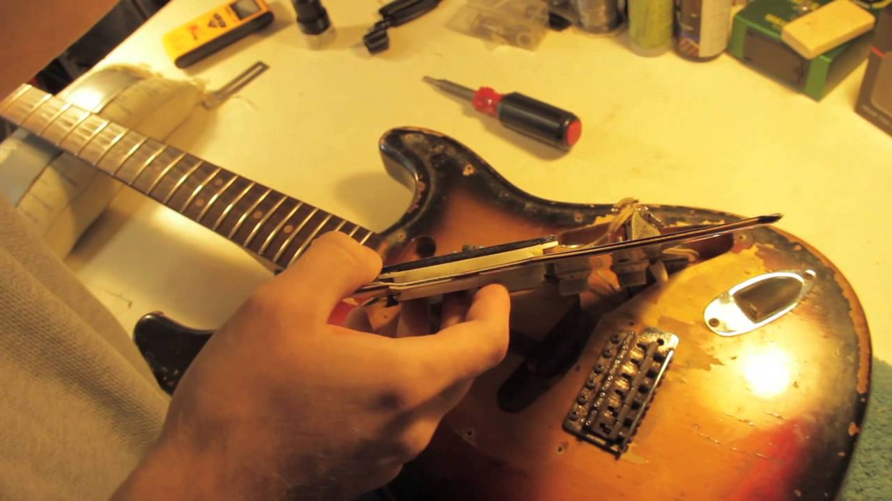 Vintage 1963 Fender Stratocaster - Tech Bench