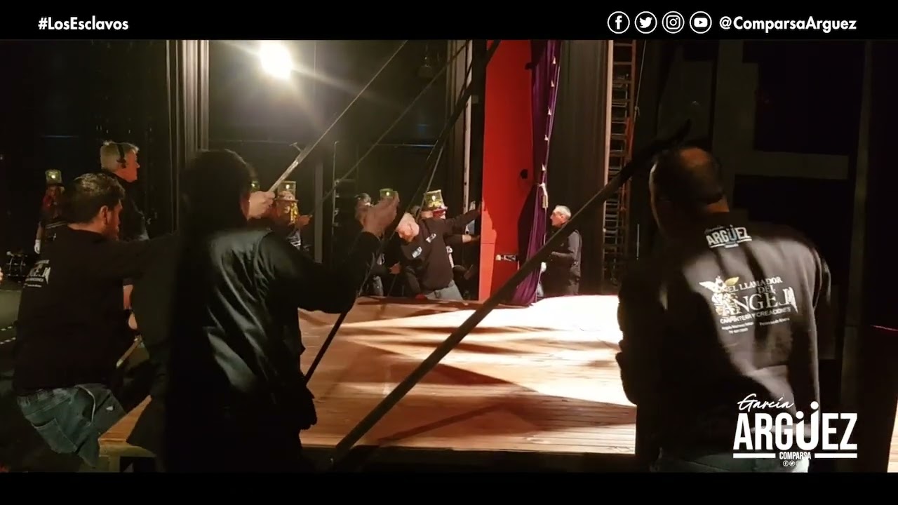 ✅ 'Los Esclavos' [01/02/2023] · Montaje de la escenografía de la comparsa en Preliminares.