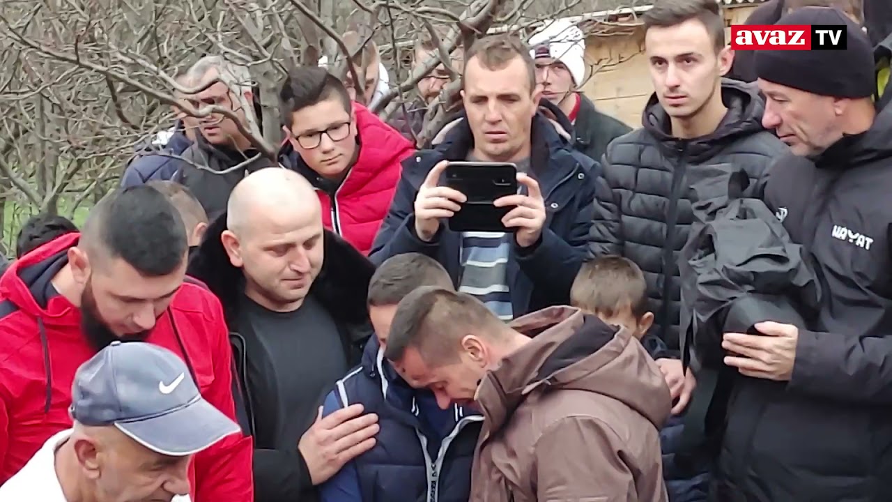 Klanjana dženaza djevojčici Dženi Gadžun