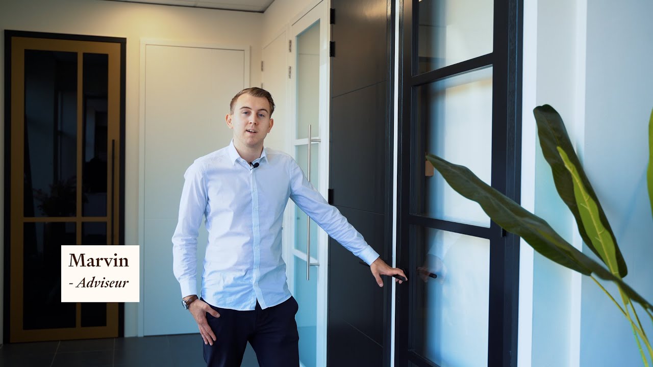 Plafondhoge deur met kozijn | Ons maatwerk product uitgelegd