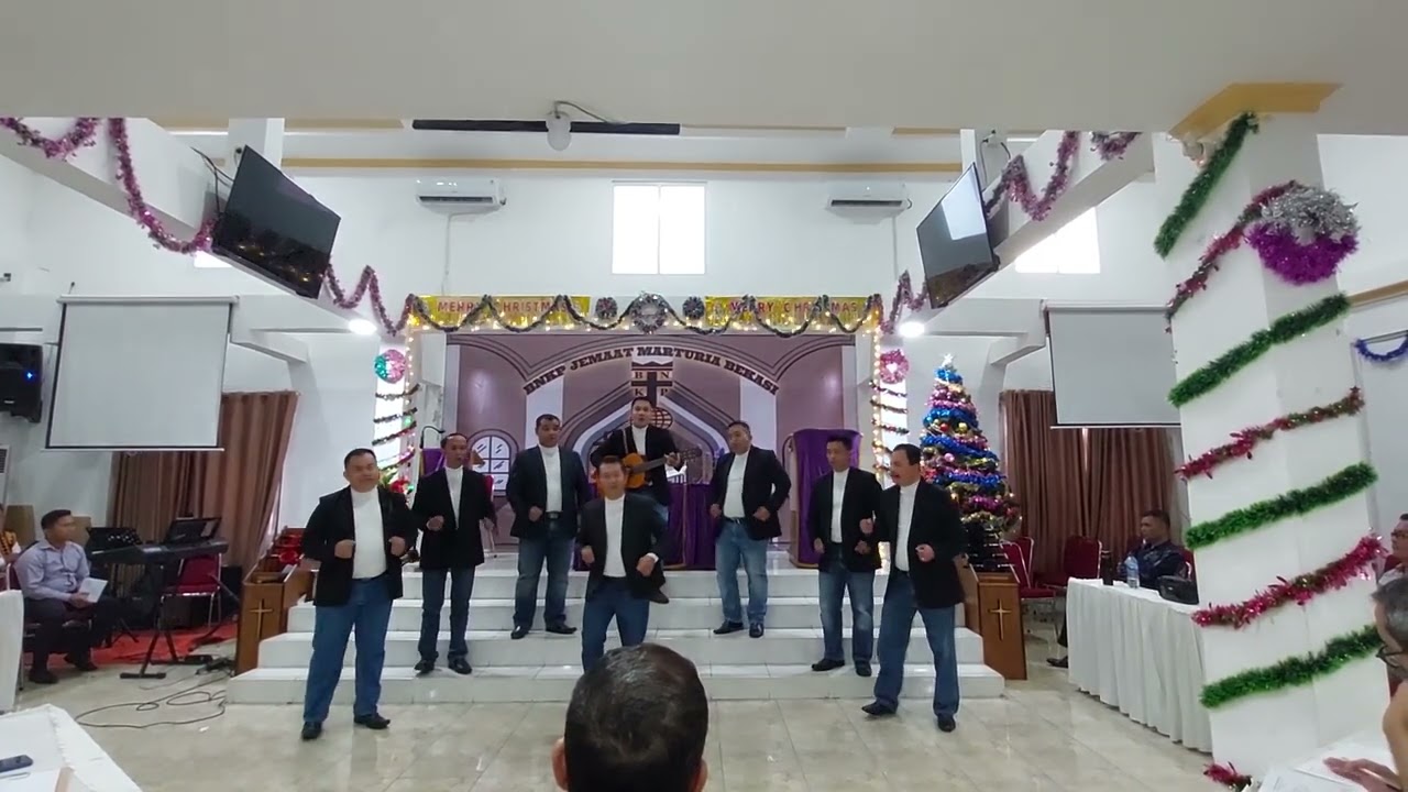 Juara 1 VG Komisi Bapak BNKP Marturia Bekasi 2022 Dari Solomasi. Notohare Zangefao, Omuso Dodo