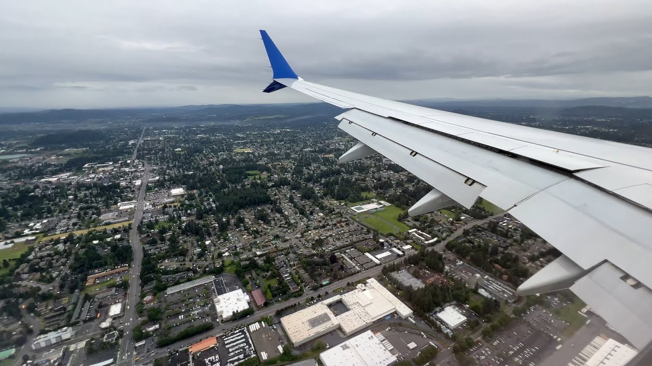 Portland, Oregon - Landing at Portland International Airport