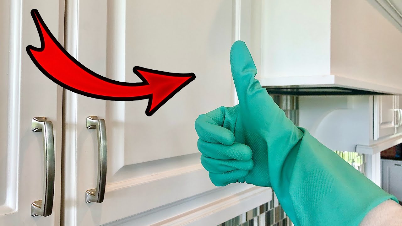 My Discovery on Cleaning Extremely Thick Grease from Kitchen Cabinets! 💥