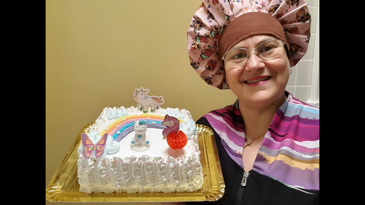 Tarta de Crema De Turrón y Decoración