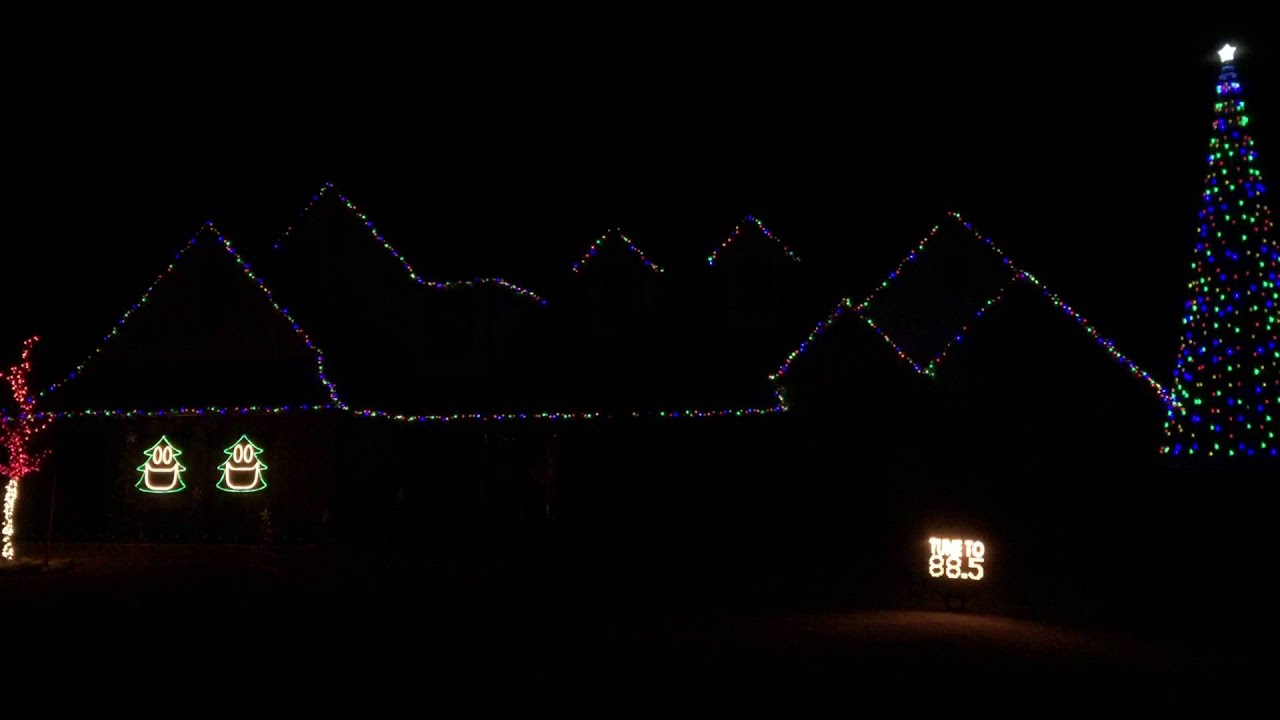 Singing Christmas trees. Allen Christmas light show 2014. Owasso Oklahoma.   Frosty the snowman
