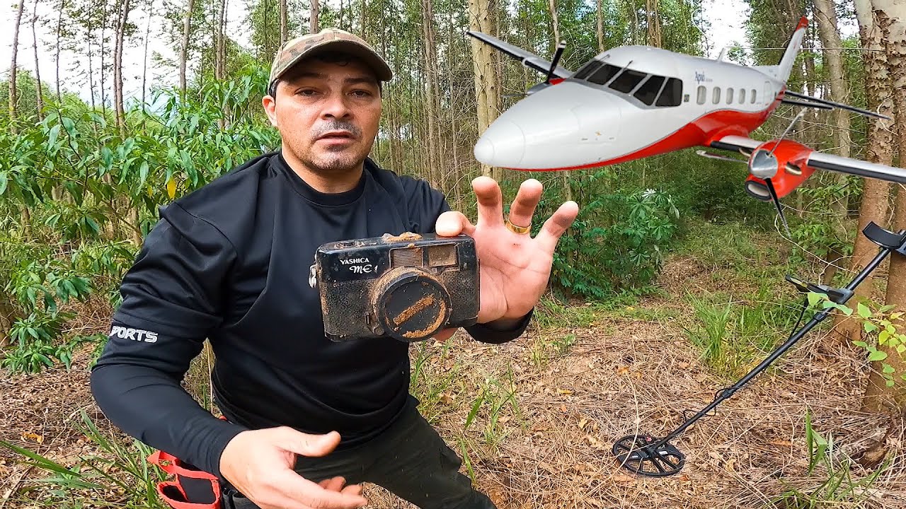 AVIÃO BANDEIRANTE CAIU BEM AQUI EM 1979,USAMOS O DETECTOR DE METAIS #detectorismo