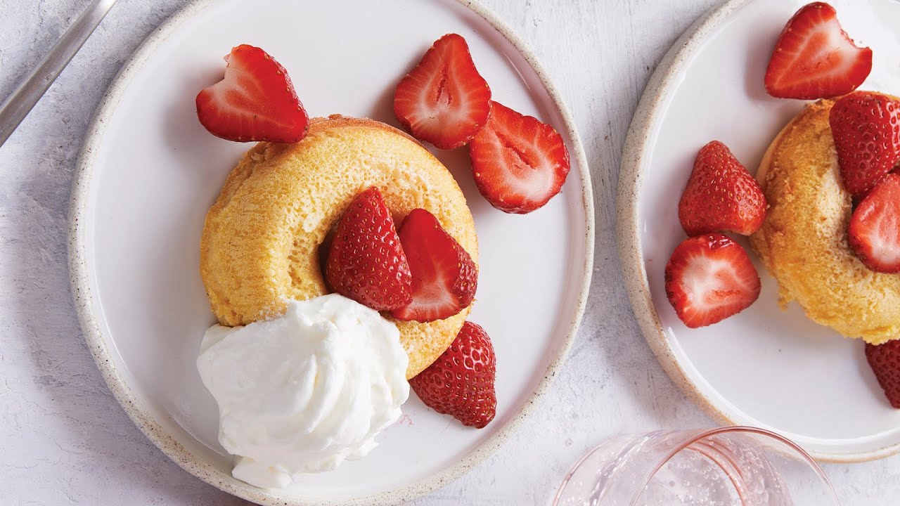 How To Make Keto Strawberry Shortcake | Keto Strawberry Shortcake Recipe
