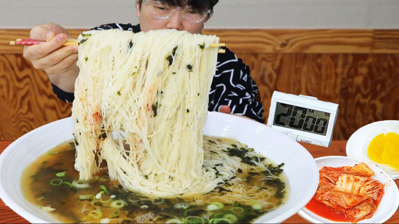 대왕잔치국수 20분 안에 다먹으면 공짜! 도전 가즈아!