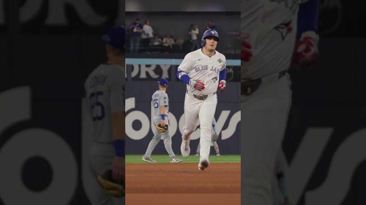 Toronto got LOUD for its first #WorldSeries HR since 1993 🔊