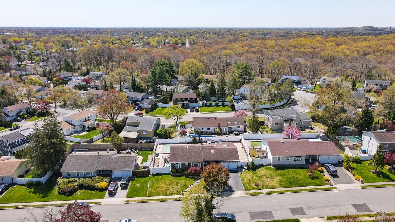 12 Waterford Drive, Wheatley Heights, NY - For Sale - House Tour