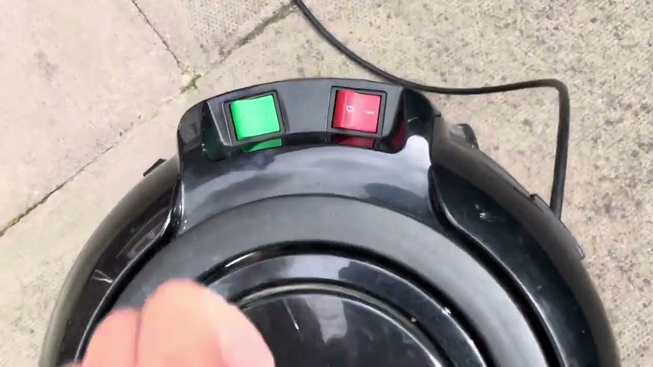 Numatic hetty het200-12 2014(sorry you can’t hear the start a bit) #henryhoover#numatic#hettyhoover