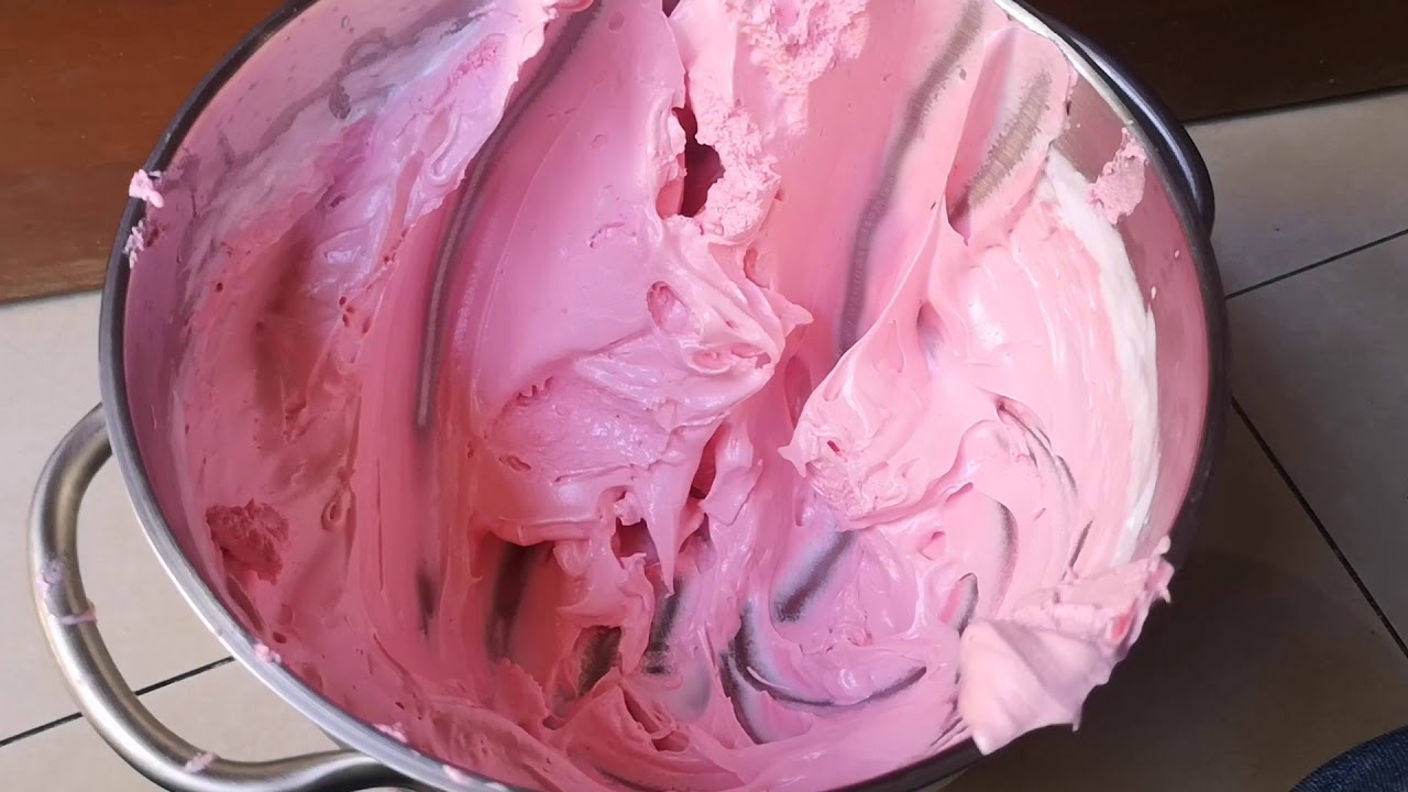 Boiled Icing experiment - What happens when you store a leftover boiled icing in the fridge...