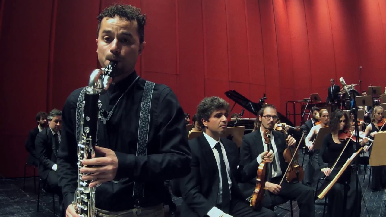 Concierto para clarinete bajo y orquesta
