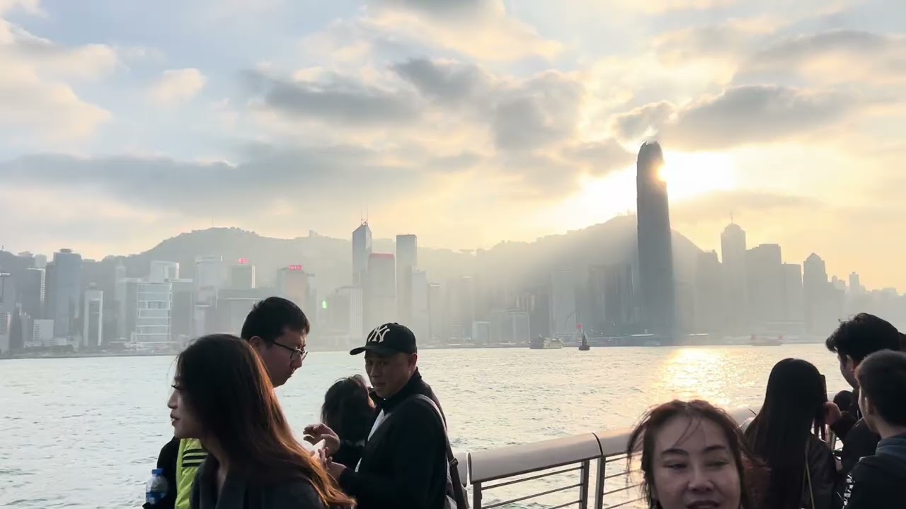 香港必须体验的两项经典 小天星渡轮百年历史叮叮车 