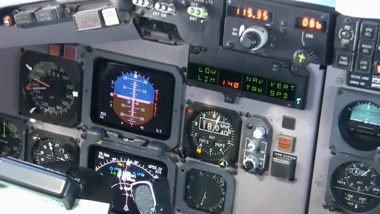 MD80 COCKPIT COPENHAGEN TO PARIS PART3